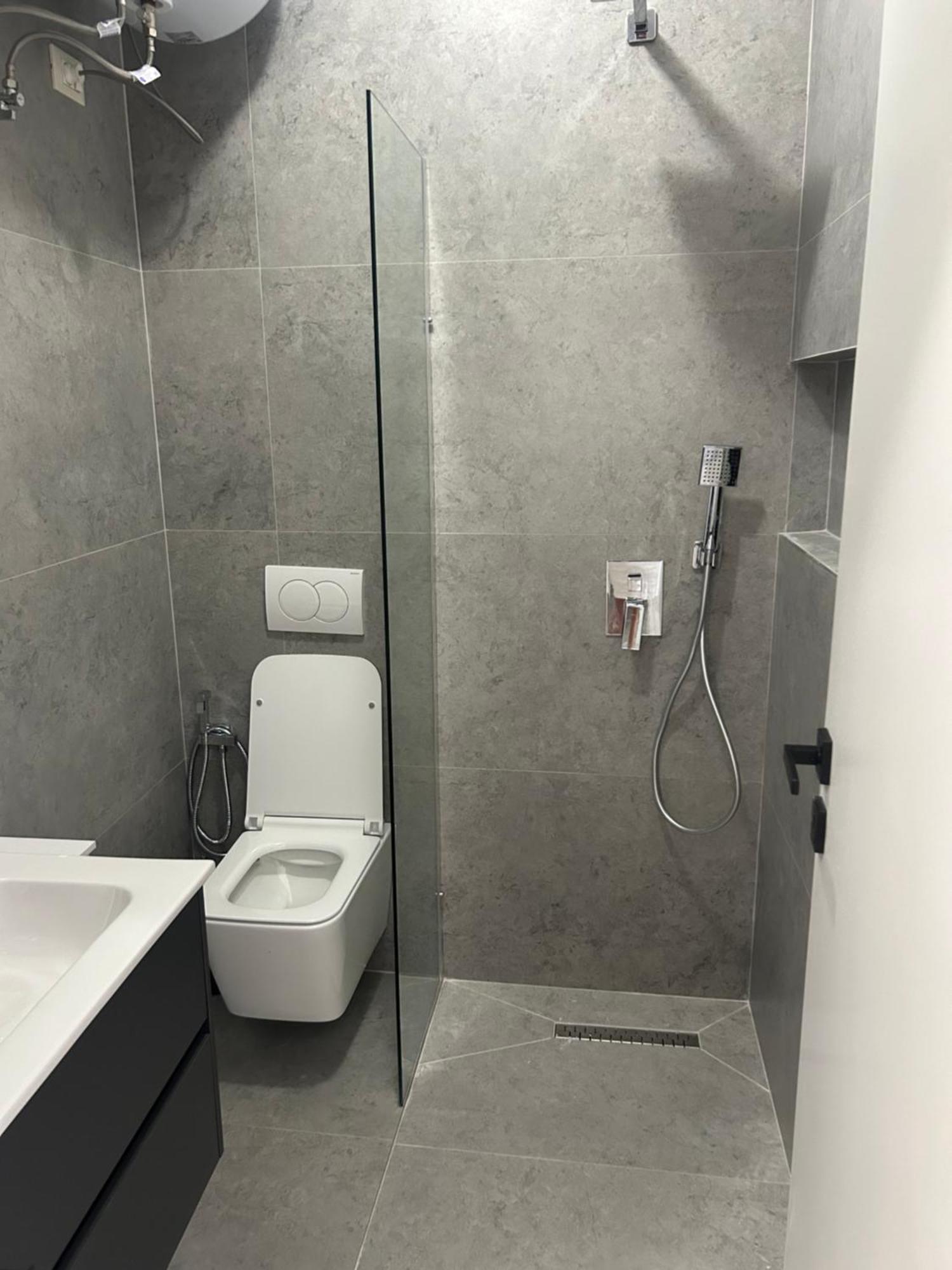 Private Center *